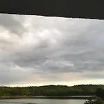 Kaszubskie Nad Jeziorem Деревянный коттедж *