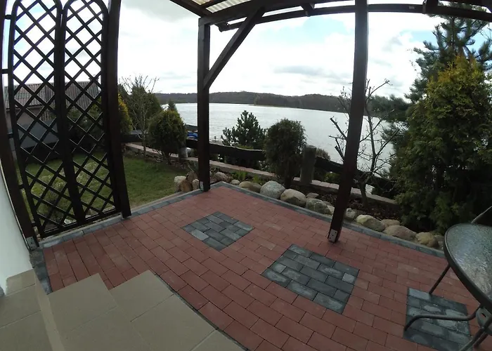 Kaszubskie Nad Jeziorem بيت خشبي أسترزيتش