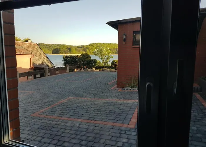 Kaszubskie Nad Jeziorem أسترزيتش