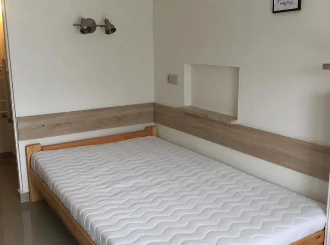 Kaszubskie Nad Jeziorem Jaktstuga *